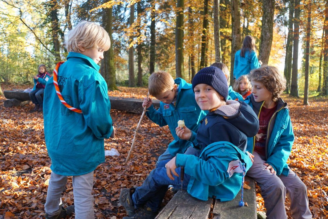 Glückliche Kinder in der Pfadi